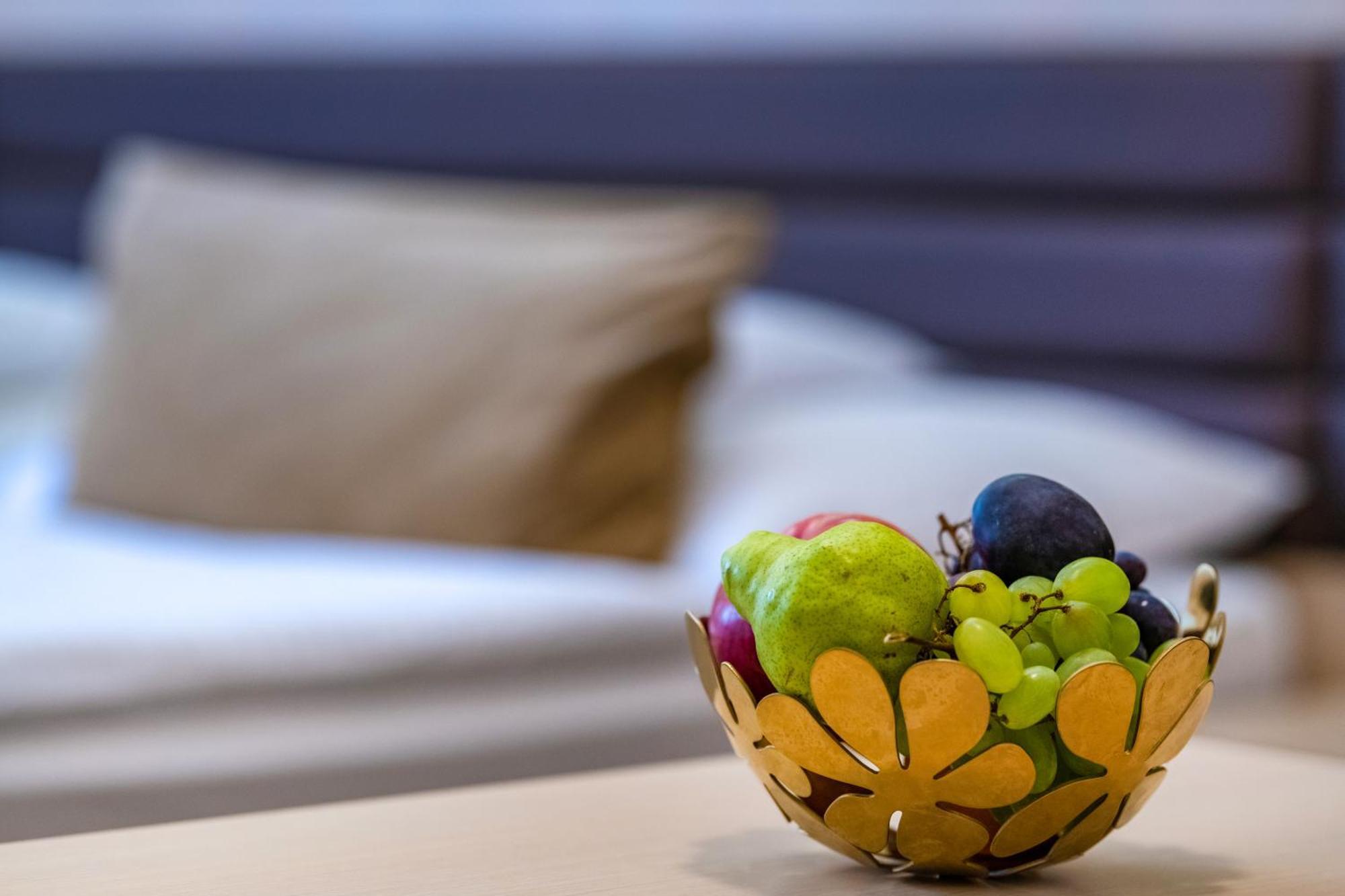 Hotel Kiss タタ エクステリア 写真